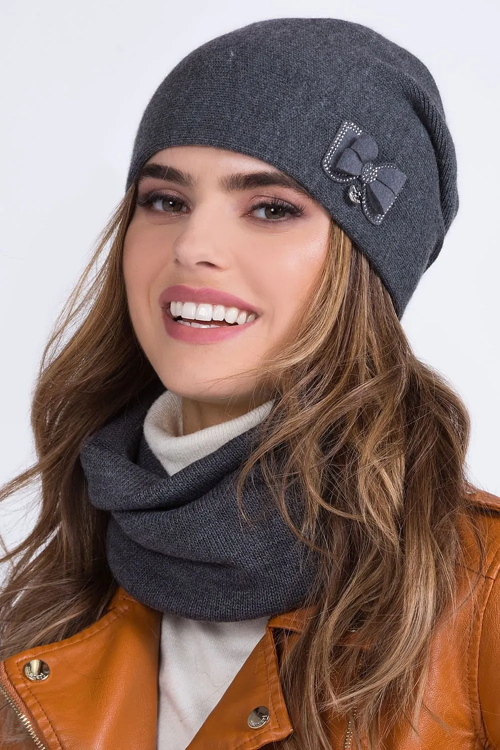 Elegant Fleece-Lined Winter Beanie with Bow Detail for Women