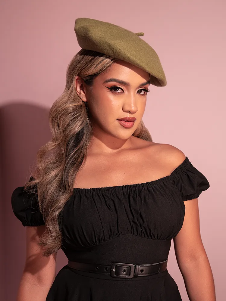 Vintage-Style Beret in Sage Green